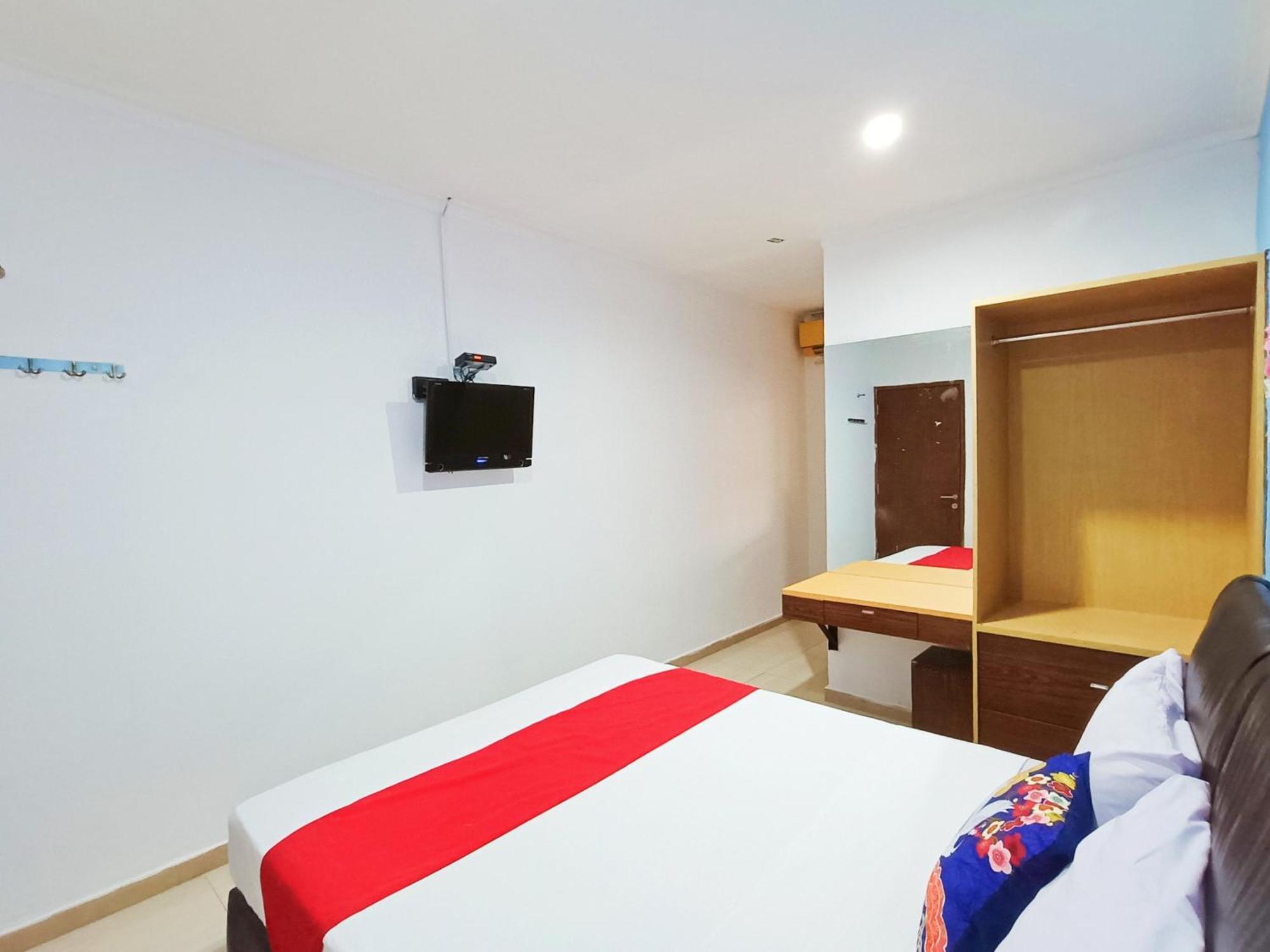 Yutaka Inn Dukuh Kupang Surabaya Exterior foto